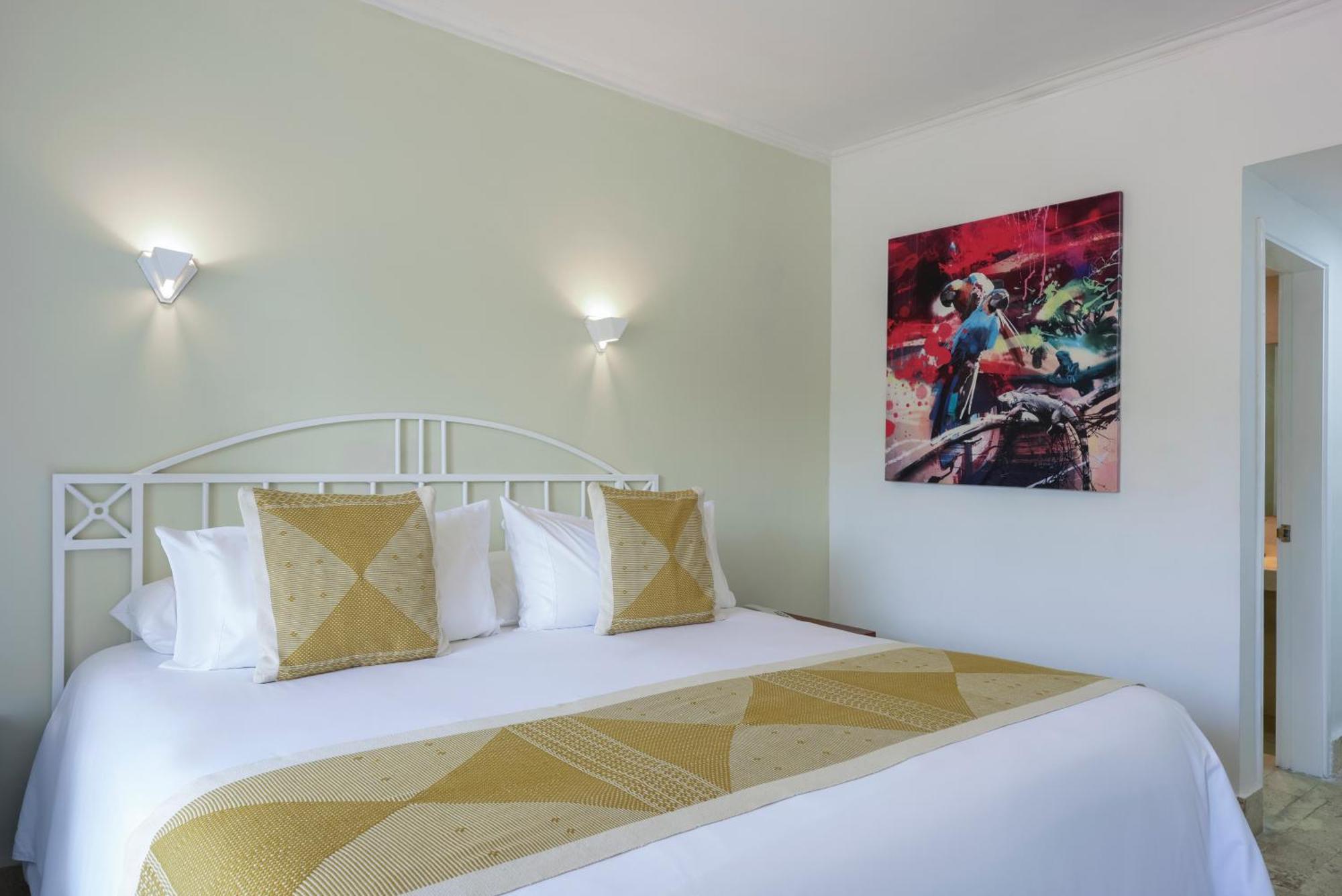 Americas Casa De Playa Hotel