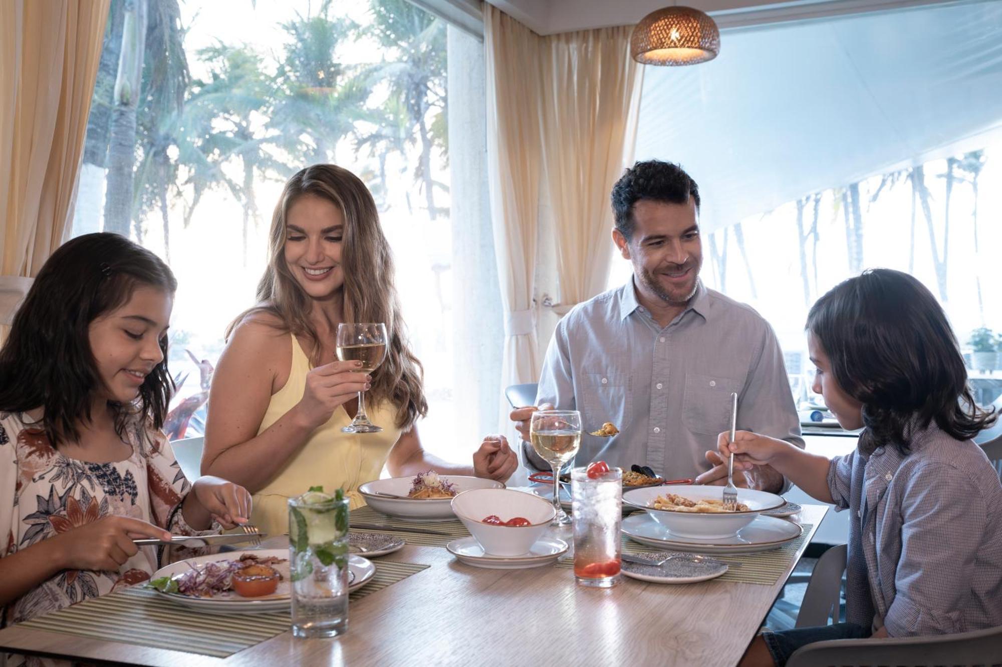 Americas Casa De Playa Hotel