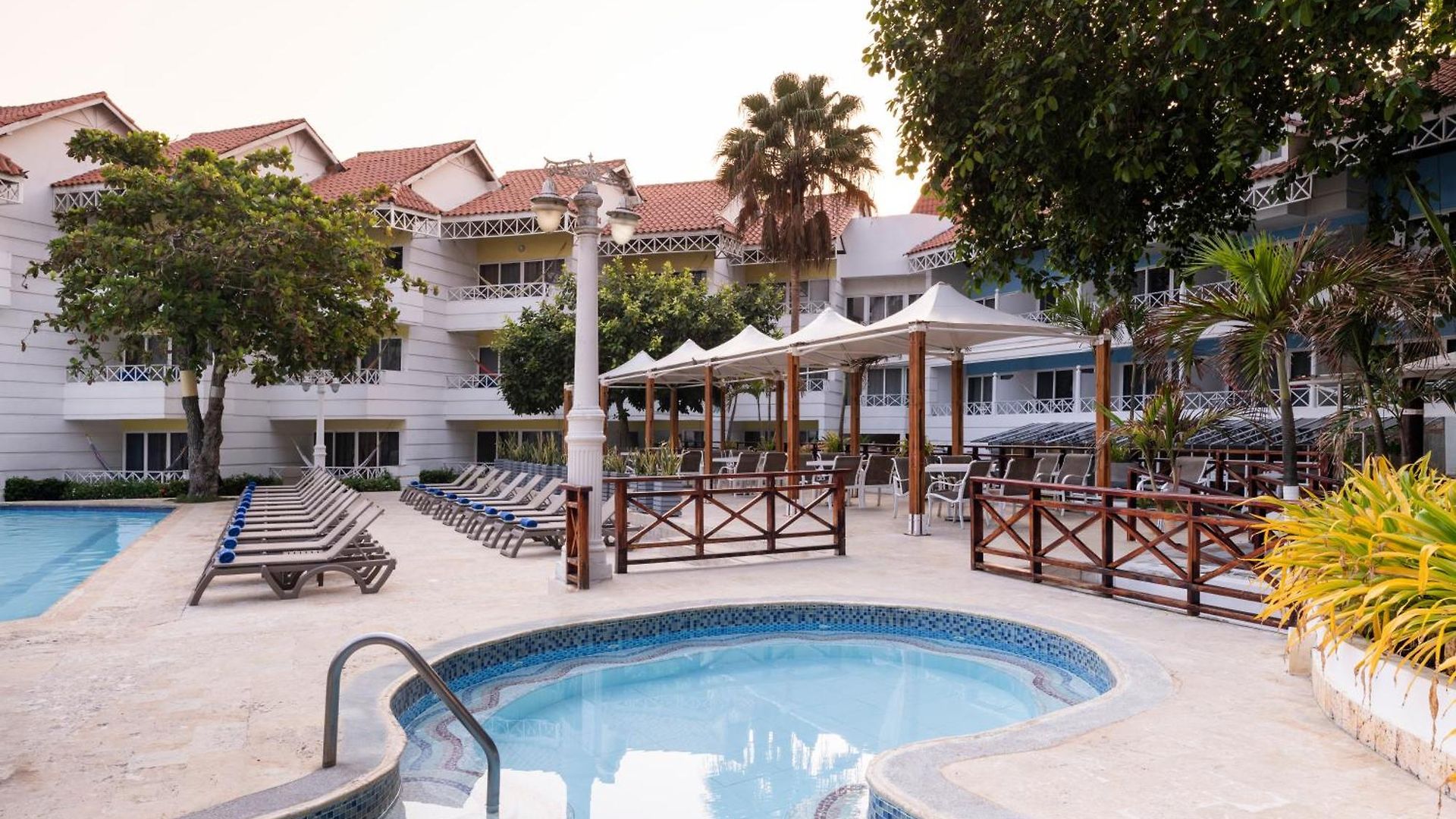 Americas Casa De Playa Hotel