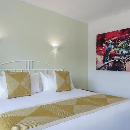Americas Casa De Playa Hotel