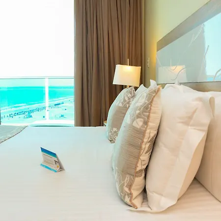 Americas Casa De Playa Hotel