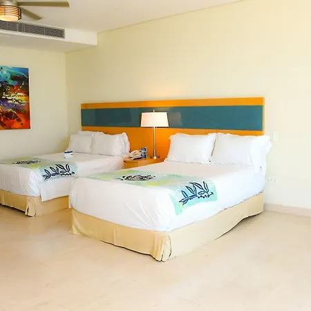 Americas Casa De Playa Hotel